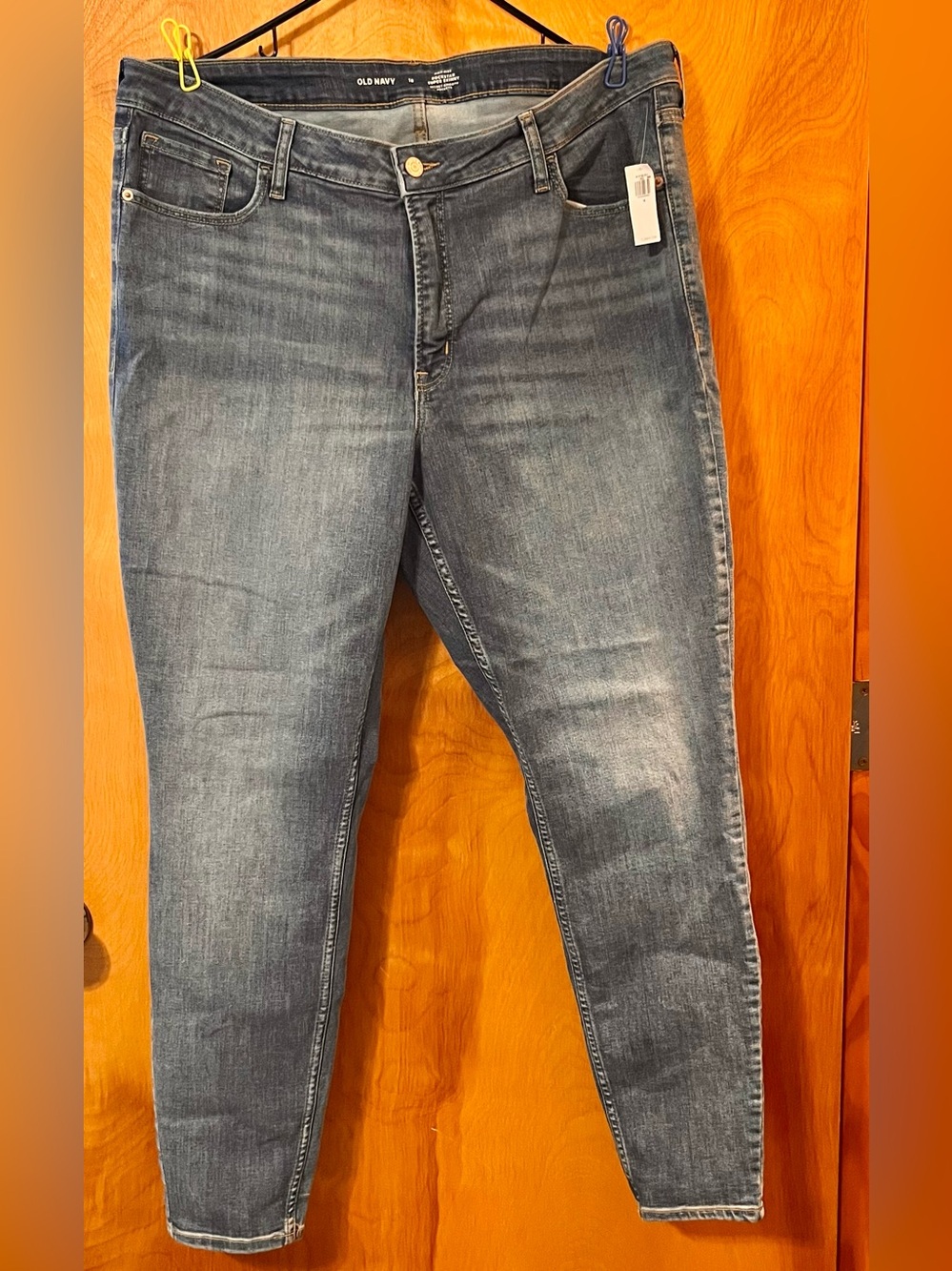 Old Navy NWT High-Rise Rockstar Super Skinny Jeans w/Secret-Smooth Pockets Sz 18